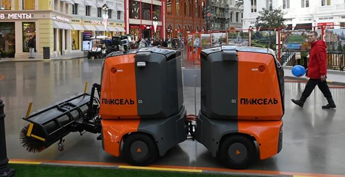 В Москве на улицах начал работать робот-уборщик