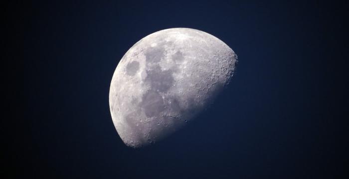 «Роскосмос» назвал дату первого полета России на Луну