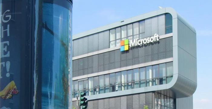 «Ъ»: Microsoft начала предлагать российским компаниям продлить лицензии на софт