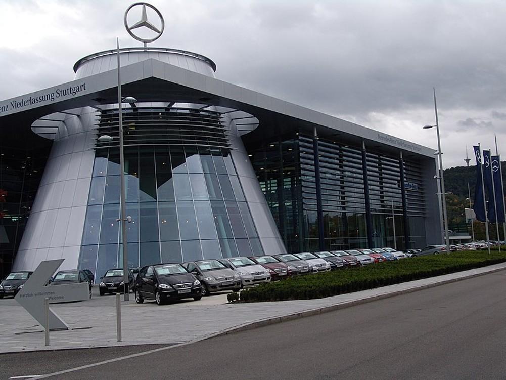 Mercedes-Benz внедрит в свои автомобили ChatGPT 